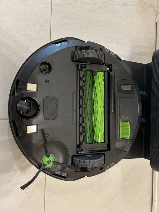 Робот прахусмукачка iRobot Roomba j7+