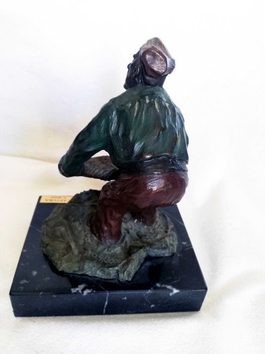 Luis Moreno - Sculptura bronz - titlu "Captura" - h-20cm - semnata