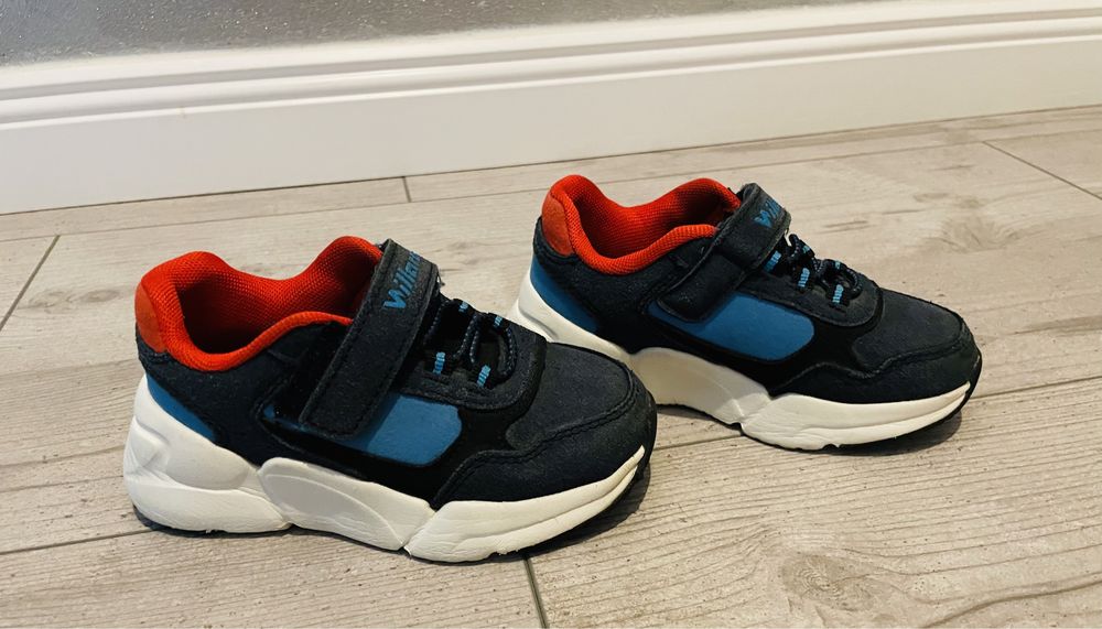 Adidasi CCC - marimea 25