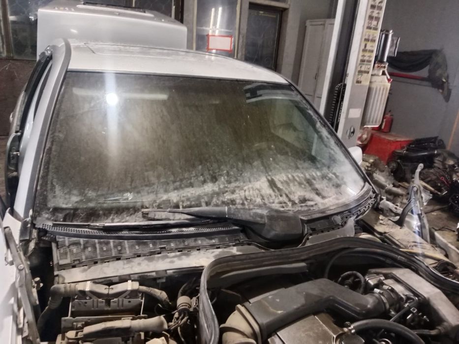 Запчасти на Мерседес с220