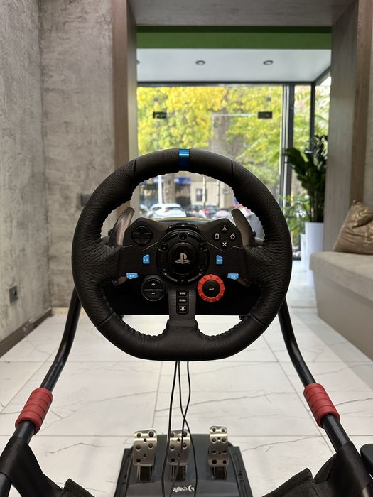 Продается игровой руль ”Logitech” G29 F1 срочно!