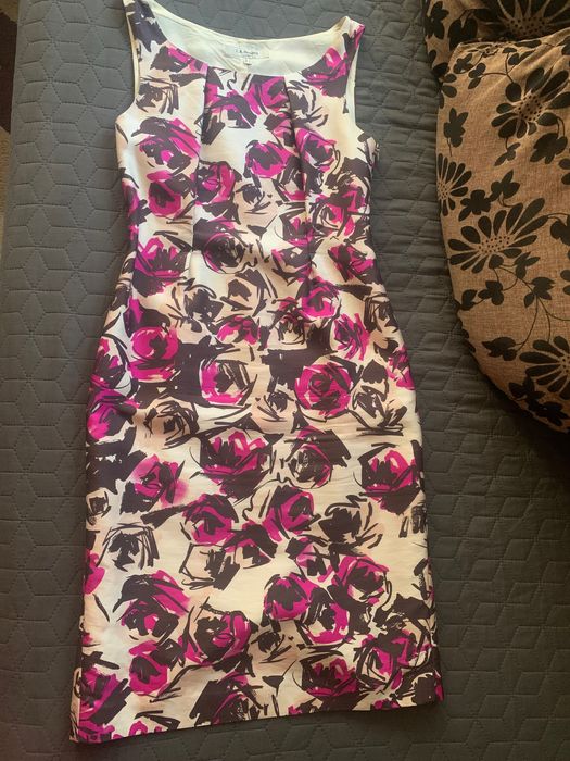 Маркова рокля от Англия