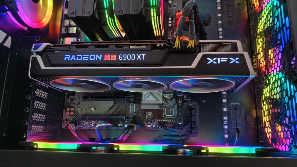 Vand / schimb XFX Merc 319 RX 6900XT 16gb/256biti, cutie, sigiliu, imp