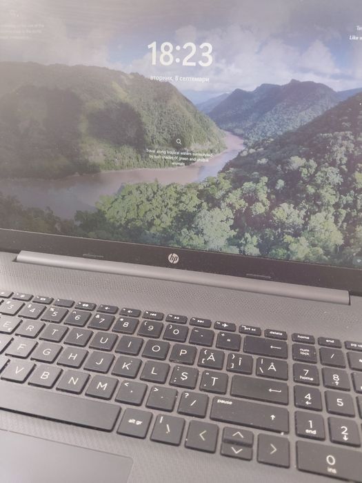Продавам запазен лаптоп HP