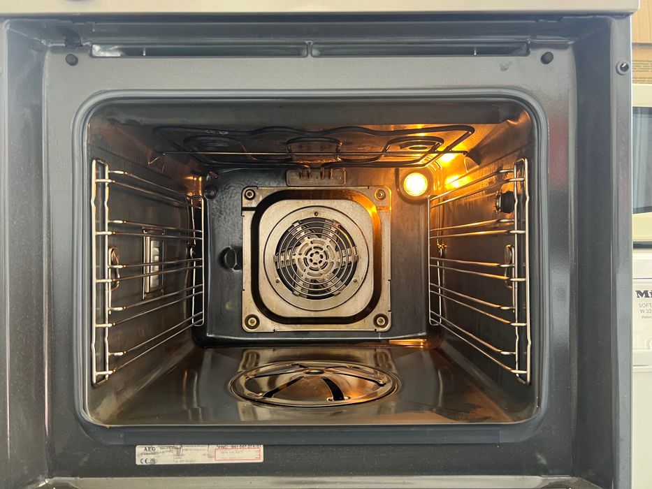 AEG-фурна с готвене на пара,мод.В9820-5-m,инокс ,54л