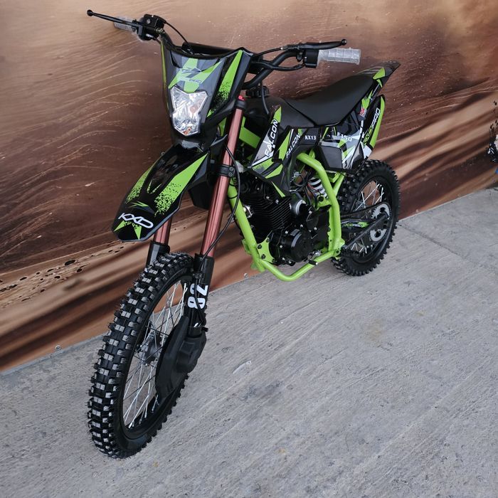 Motocicleta KXD Falcon 150cc 5viteze 19/16 bord digital