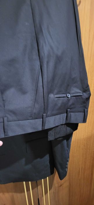 Чисто нови официални костюми