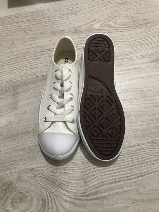 Tenesi Converse piele