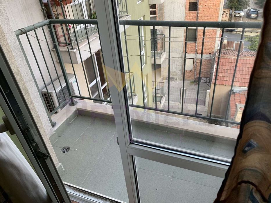 Дава се под наем Едностаен апартамент в Варна, Колхозен пазар - 25 кв.м за 229.5 € - Снимка #7