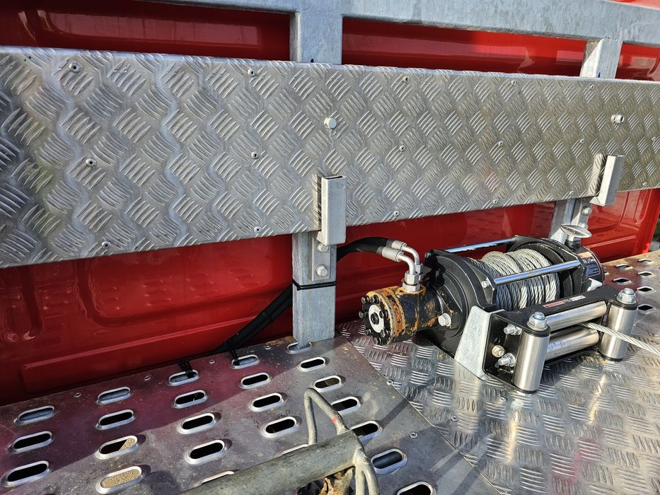 Platformă auto iveco