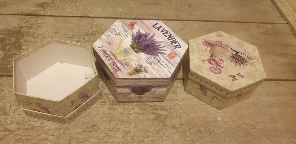 Set cutii rotunde , poseta și hexagon