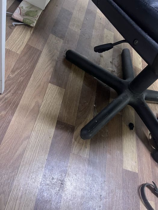 Кожаные офисное кресло