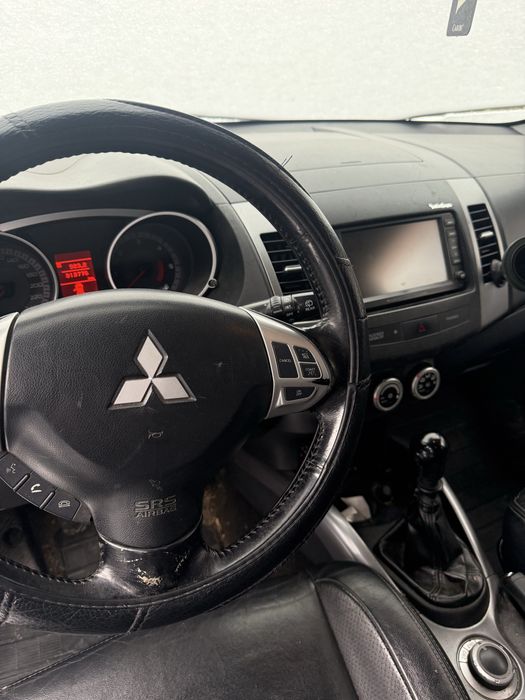 Vând Mitsubishi Outlander 2.2 Diesel, 2008 – 4x4, stare b