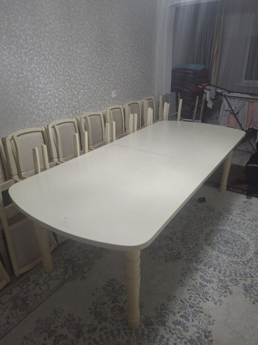 Қонақ бөлмеге арналған стол.