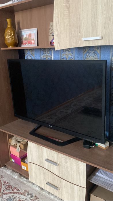 Буу телевизор LG