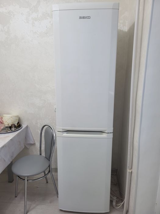 Продам холодильник 50000тг