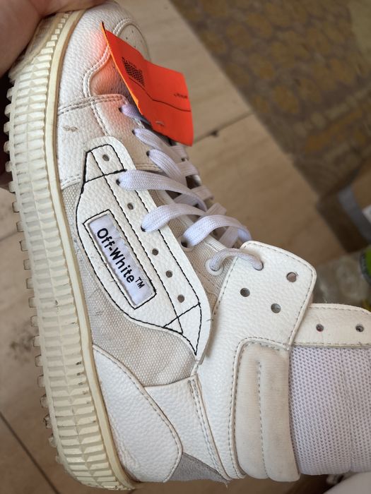 Adidasi off white aproape noi