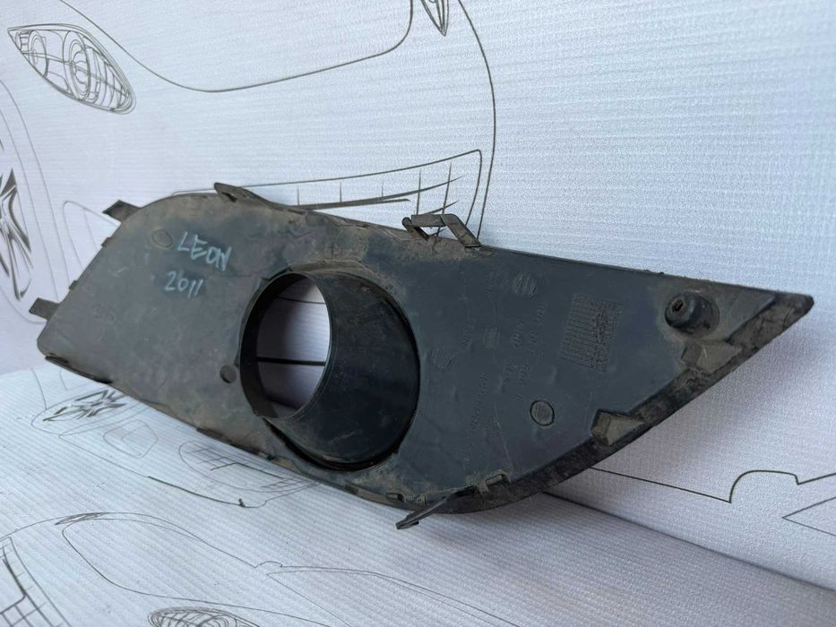 Grila Proiector Dreapta Fata Seat Leon 2 Facelift Cod OEM 1P0853666E (5C2)