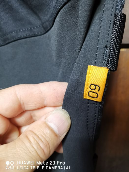 Snickers 6351 модел, номер 60.