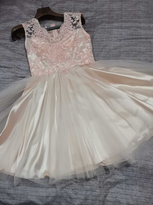 Rochie eleganta noua+sandalute cadou