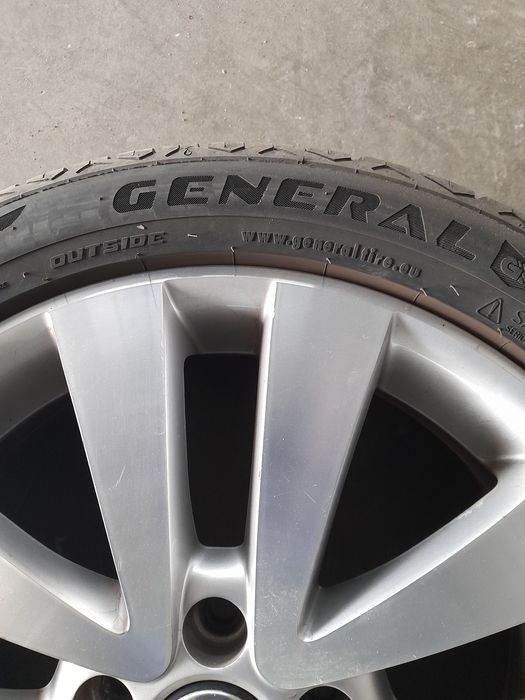 De vănzare un set de jante Aluminiu + Anvelope 225/45/R17 Dot / 202