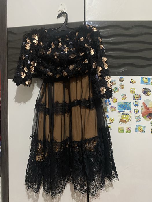 Киимдер сатылады