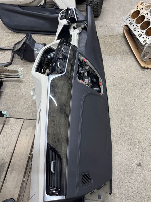 Табло и кори bmw g30 g31
