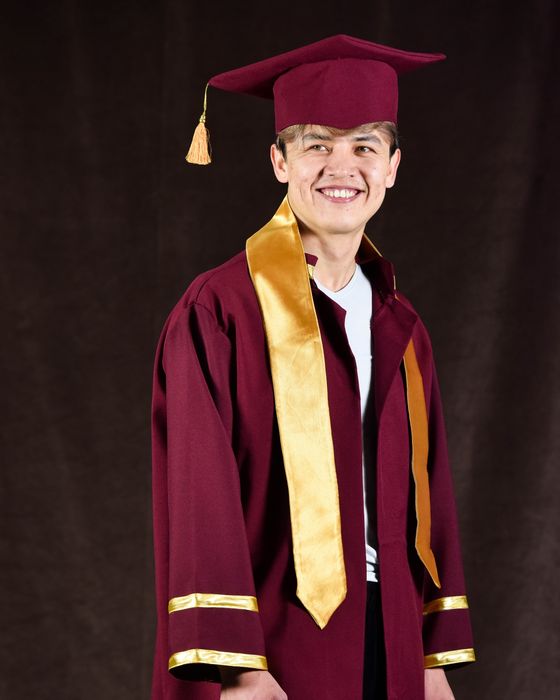 Прокат мантии для выпускников