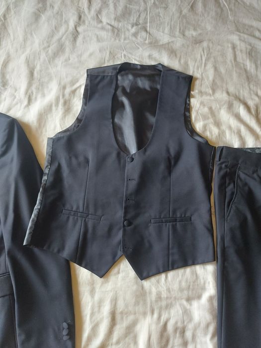 Costum barbatesc elegant