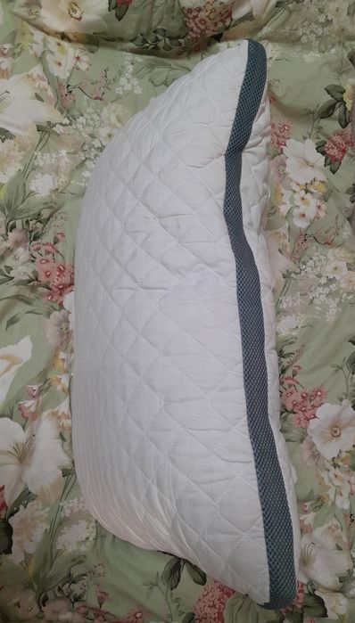 Подушка в отличном состоянии