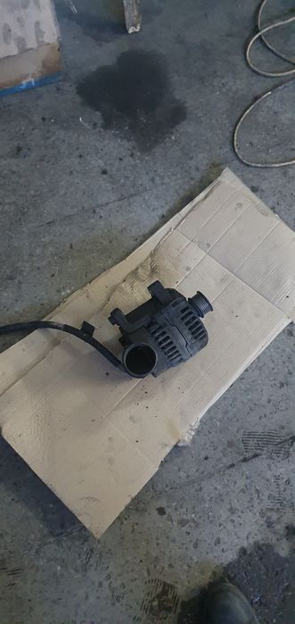 Продаю генератор бмв х5 е53