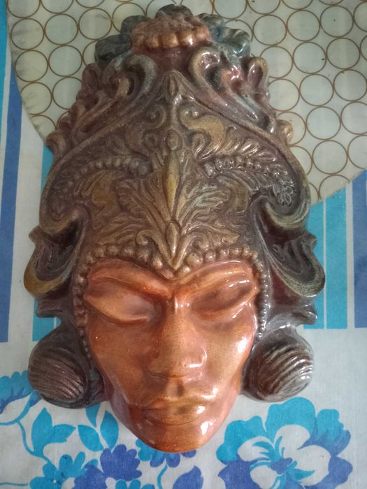 Царица Плодородия (Скульптурный гипс) На обрат стороне крепление