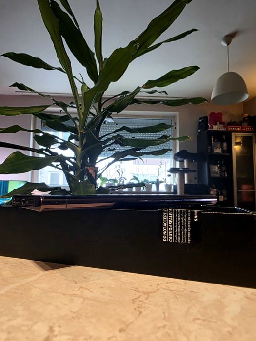 Продавам Телефон