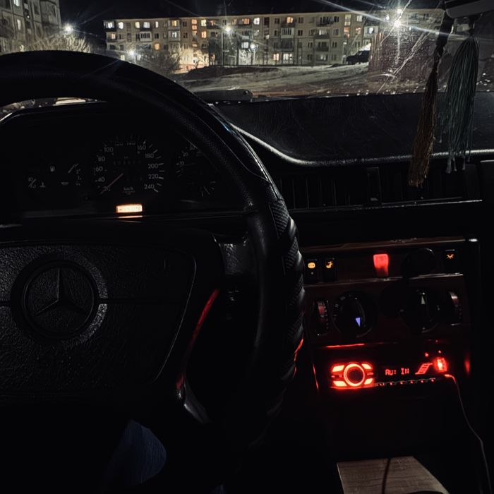 продаю мерс 124