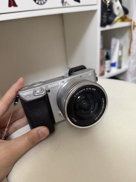 Sony Alpha a6400 + объектив 16–50mm