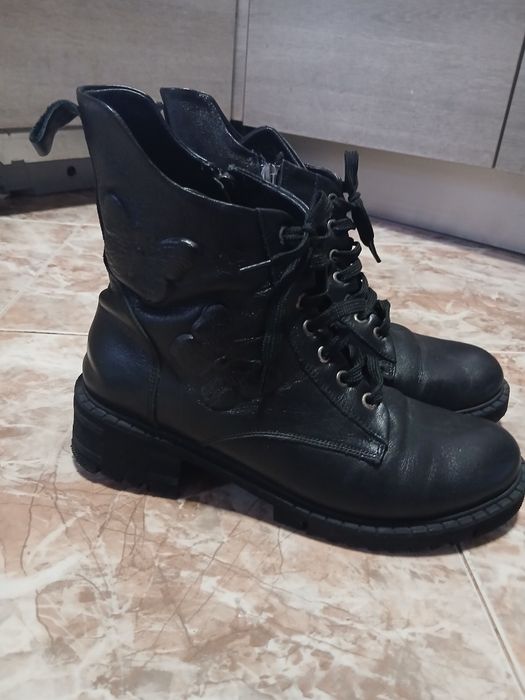 Дамски черни боти