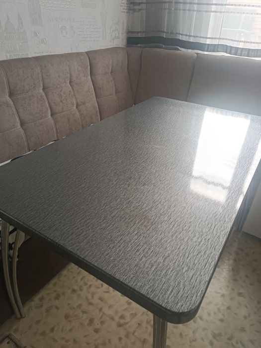 Продам стол для кухни