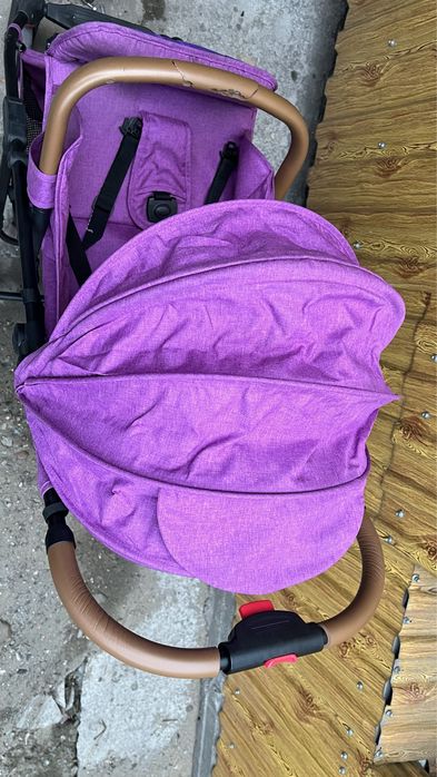 Коляска компактная с нюансом