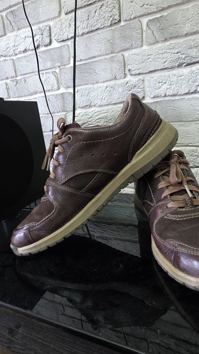 Оригинальные кроссы Clarks