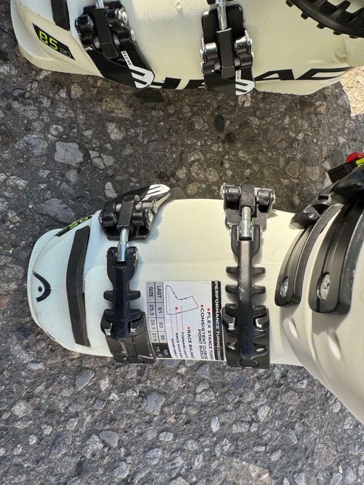 Ски обувки състезателни