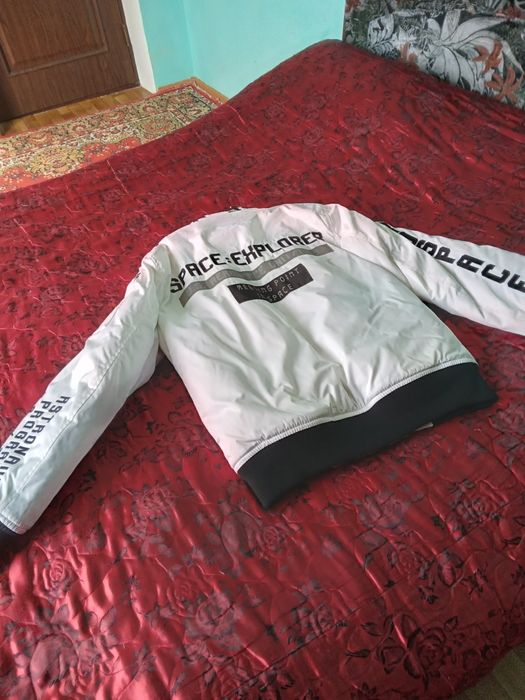 Продам мужскую куртку.