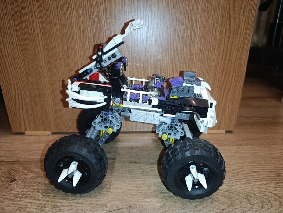 Lego Ninjago The Golden Weapons 2506 Skull Truck