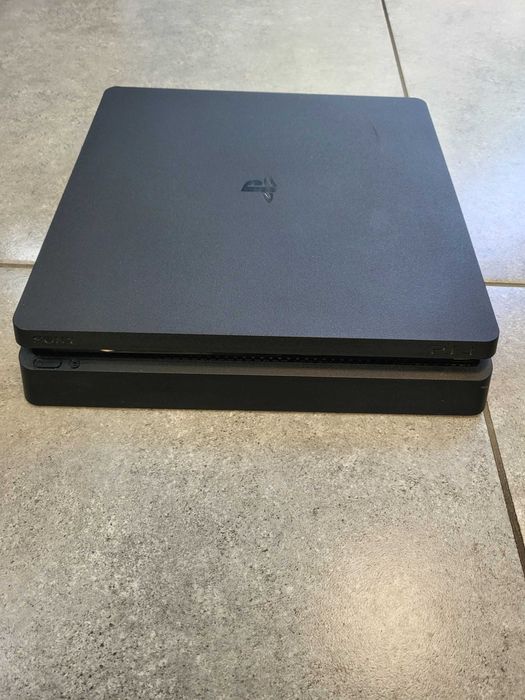 конзола PS4 Slim 500GB