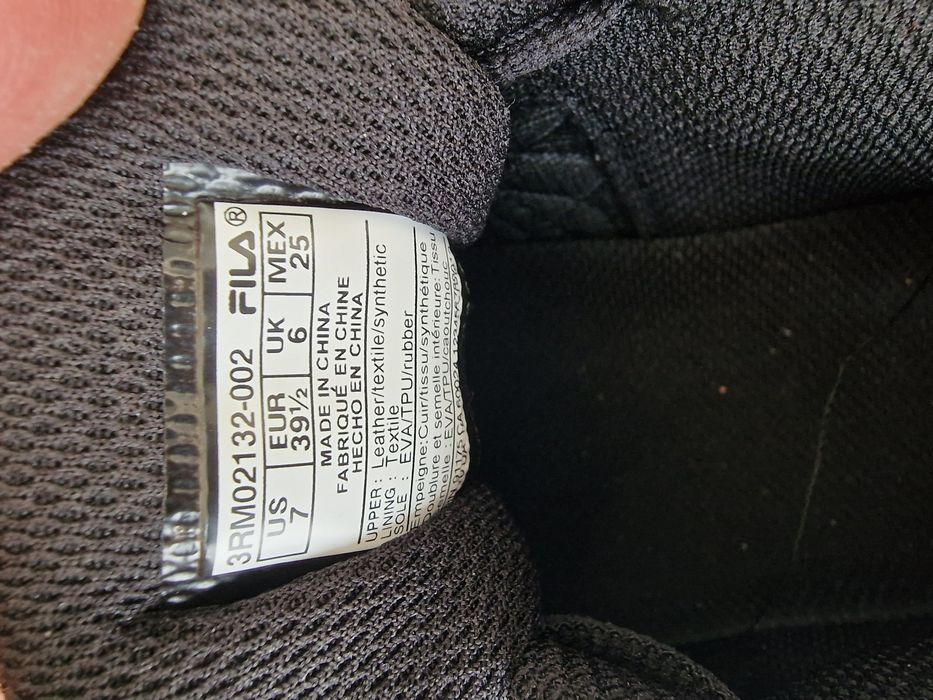 Vând adidasi noi marca Fila