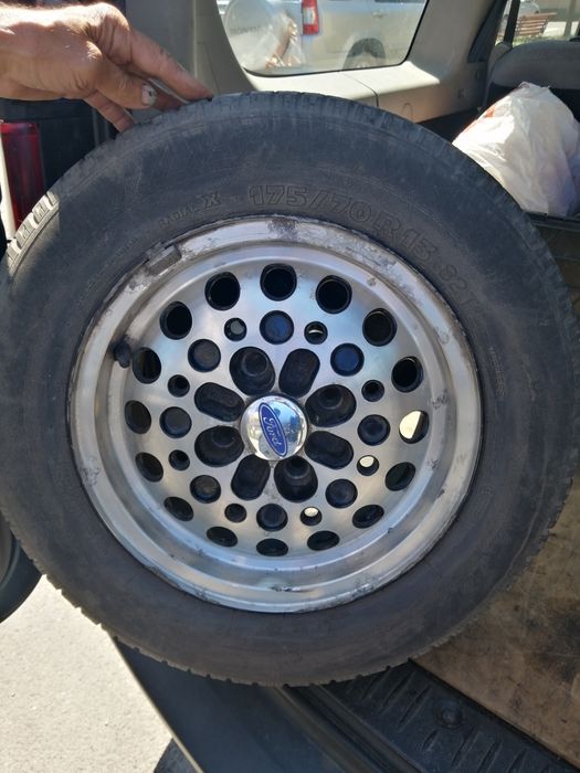 Discuri de frână și contact cu cheie Volvo , tobă de eșapament  și baie ulei Vw, jenti Ford.