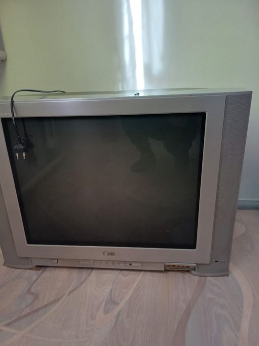 Продам телевизор