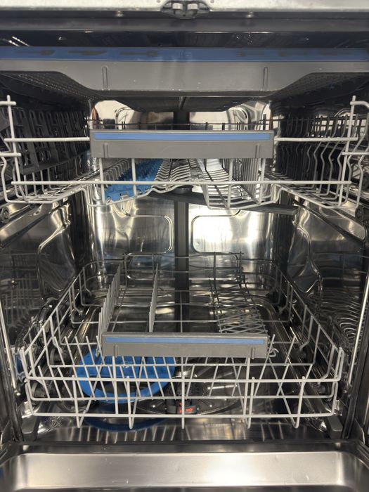 Mașină de spălat vase complet integrabilă Electrolux EEM48300L