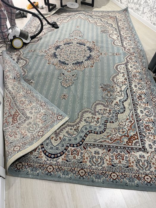 Продам ковер в хорошем состояний