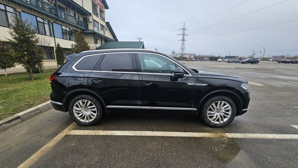 VW Touareg 2019 • 3.0 V6 • Istoric complet • Stare foarte bună.