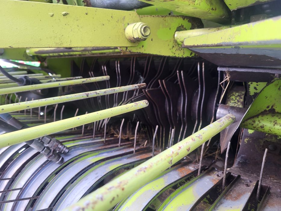 Пресс подборщик рулонный Claas Rollant 46